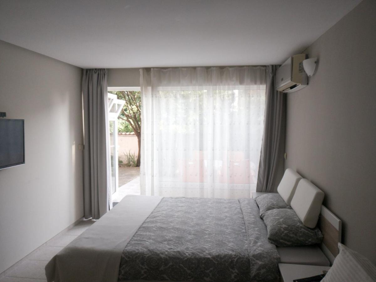 Appartement Treti Mart North à Primorsko Extérieur photo