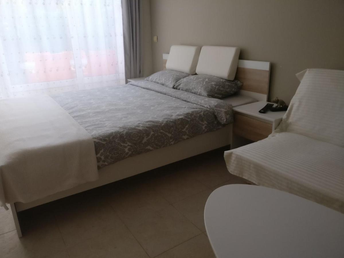Appartement Treti Mart North à Primorsko Extérieur photo