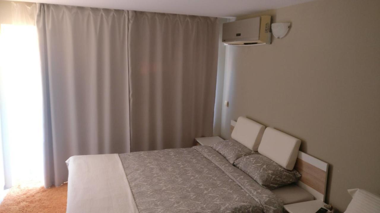 Appartement Treti Mart North à Primorsko Extérieur photo